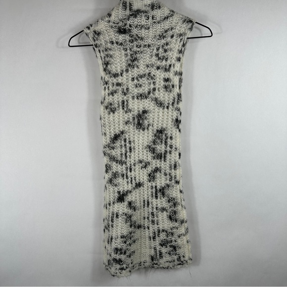 NWT Zara Cozy Black and White Sleeveless Turtleneck Sweater | Size Small - Picture 4 of 6